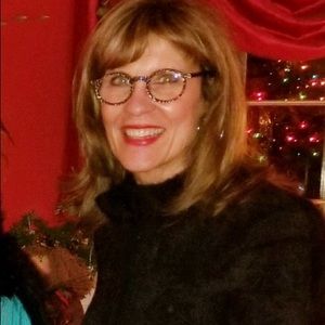 Meet your Posher, Leila